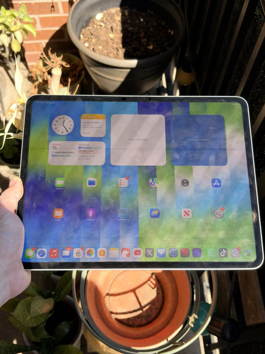 GregoryMcFadden's tweet photo. For those blaming the nano texture display for the screen visibility on the iPhone Duo, nano texture should be better for outdoor use. (iPad Nano texture left, glossy right.)

It just looks like the brightness was turned down on the Duo to me. https://t.co/GKz0bmBvJE