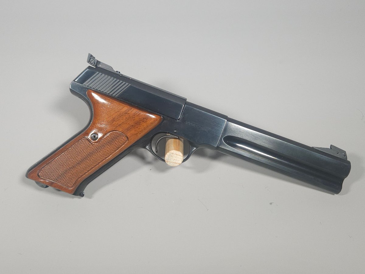 Hvgun835's tweet photo. Colt Woodsman Match Target — circa 1976

This 6" .22 LR is in excellent condition with virtually no signs of wear or rust. 
Includes the original magazine, factory box &amp; shooting manual. Even the original interior foam is in great shape.

Available at High Velocity Gunworks. https://t.co/u1HuBTzWiu