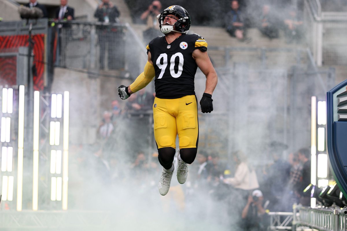 PFF's tweet photo. Top defensive grade for edge rushers in Week 1

T.J. Watt                      92.3
Maxx Crosby            90.5
Abdul Carter             90.3
Aidan Hutchinson  90.2
Dallas Turner            89.5 https://t.co/RpCeRzMmui