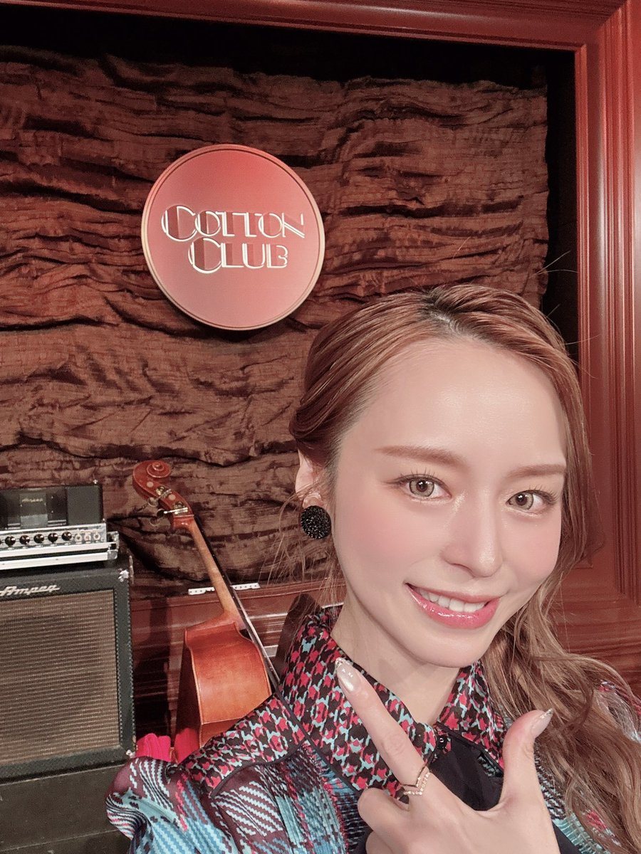Hysteric_Barbie's tweet photo. 2026 9.15 tue., 9.29 tue.
AYA HIRANO
ANNIVERSARY LIVE 2026 〜COTTON CLUB〜
⁡
⁡本日①日目、1st & 2nd stageが無事終了しました！
4つのアニバーサリーが重なる今年。
⁡《平野綾を育てた曲》というテーマで、
平野楽曲もアニソンもミュージカルもディズニーもジブリもシャンソンも‼️
今までの平野綾の軌跡を振り返りながら、
再来年の30周年に向けての第一歩が踏み出せました。
⁡
29日もまたここ、
COTTON CLUBでお待ちしております🎶

心強いメンバーと共に♡
幡宮航太 （key）
田辺貴広 （ds）
森田晃平（b）
門馬由哉（g）
銘苅麻野（vIn）

#COTTONCLUB
#ANNIVERSARYLIVE
#ayahirano #平野