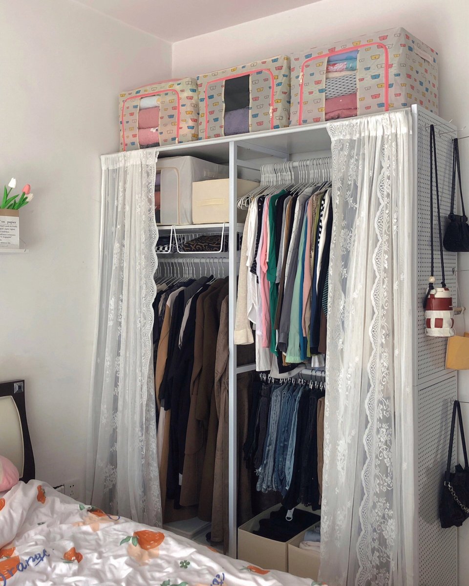 sugaf507375's tweet photo. Just finished folding the clean laundry and putting them back in the closet! Small win of the day https://t.co/ukDfLdMn04