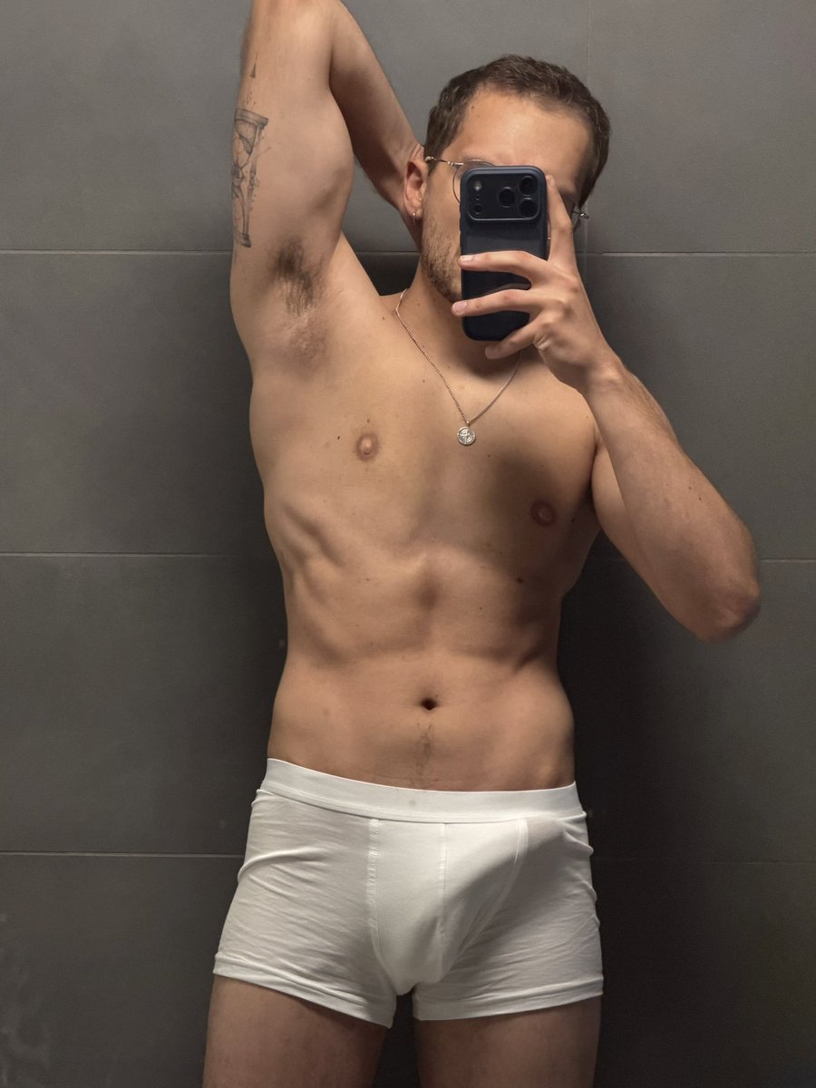 ozzznerol's tweet photo. biceptember but different https://t.co/wTng9kzEed