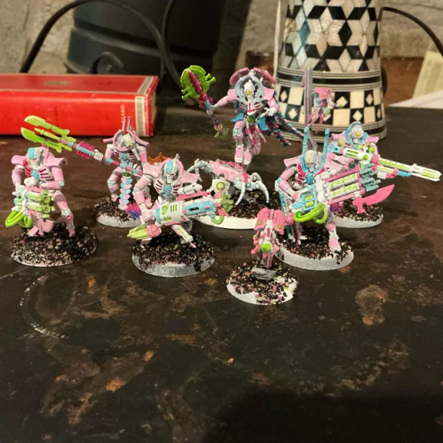 SilentAngelKomi's tweet photo. Here is the completed Kill Team, everyone! Komi hopes you enjoy her color scheme, she tried to make it as cute as possible! https://t.co/Ae7ruslfDs