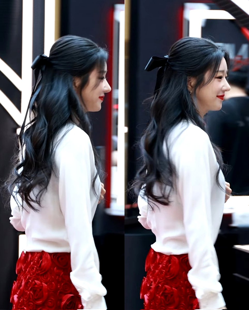 PreciousYeaJi's tweet photo. 💄❤ #SeoYeaJi #서예지 
#Nars #Narscosmetics https://t.co/8hLfrPr9ez