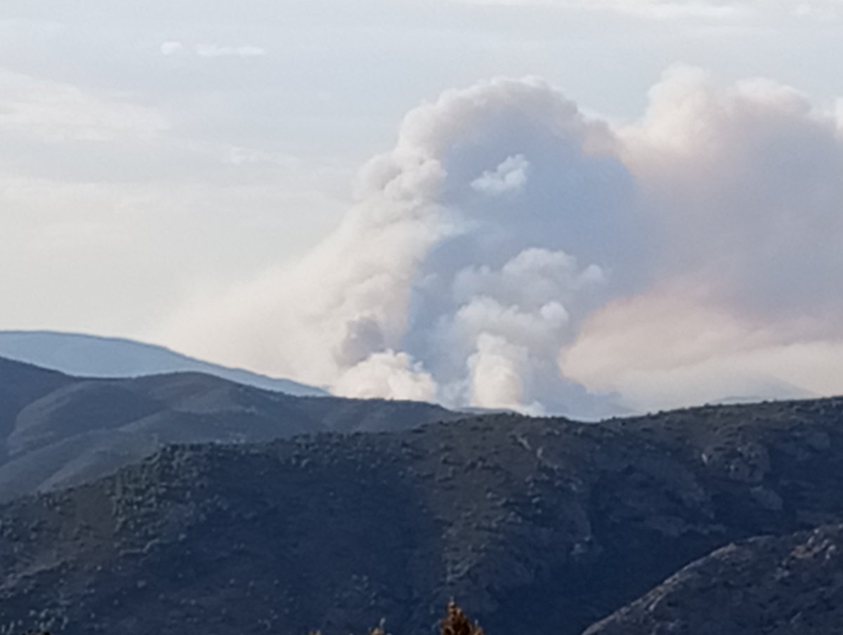 alejvicent1's tweet photo. @levante_emv Desde Chulilla se ve la columna de humo https://t.co/hpUgCNAr2T