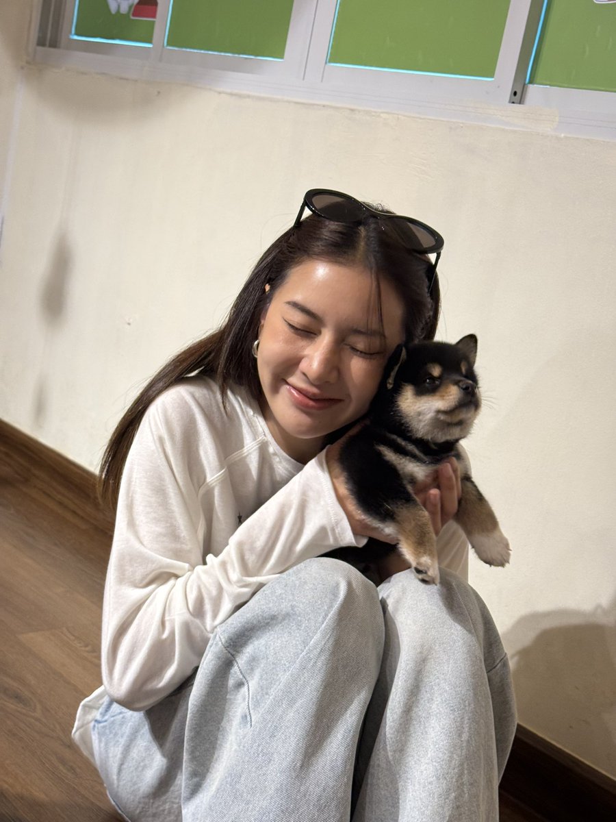 pphoneyy's tweet photo. Happy Birthday ขอให้พี่ถุงแป้งถูกรายล้อมไปด้วยความรักแบบนี้ตลอดไปเลยน้าา จะคอยซัพพอร์ตอยู่ตรงนิเอง!! 💖🤏🏻🎂 

LOVE BLOOMS AROUND TP
#28thEndlessLoveTungpang https://t.co/ni7wLWLcuk