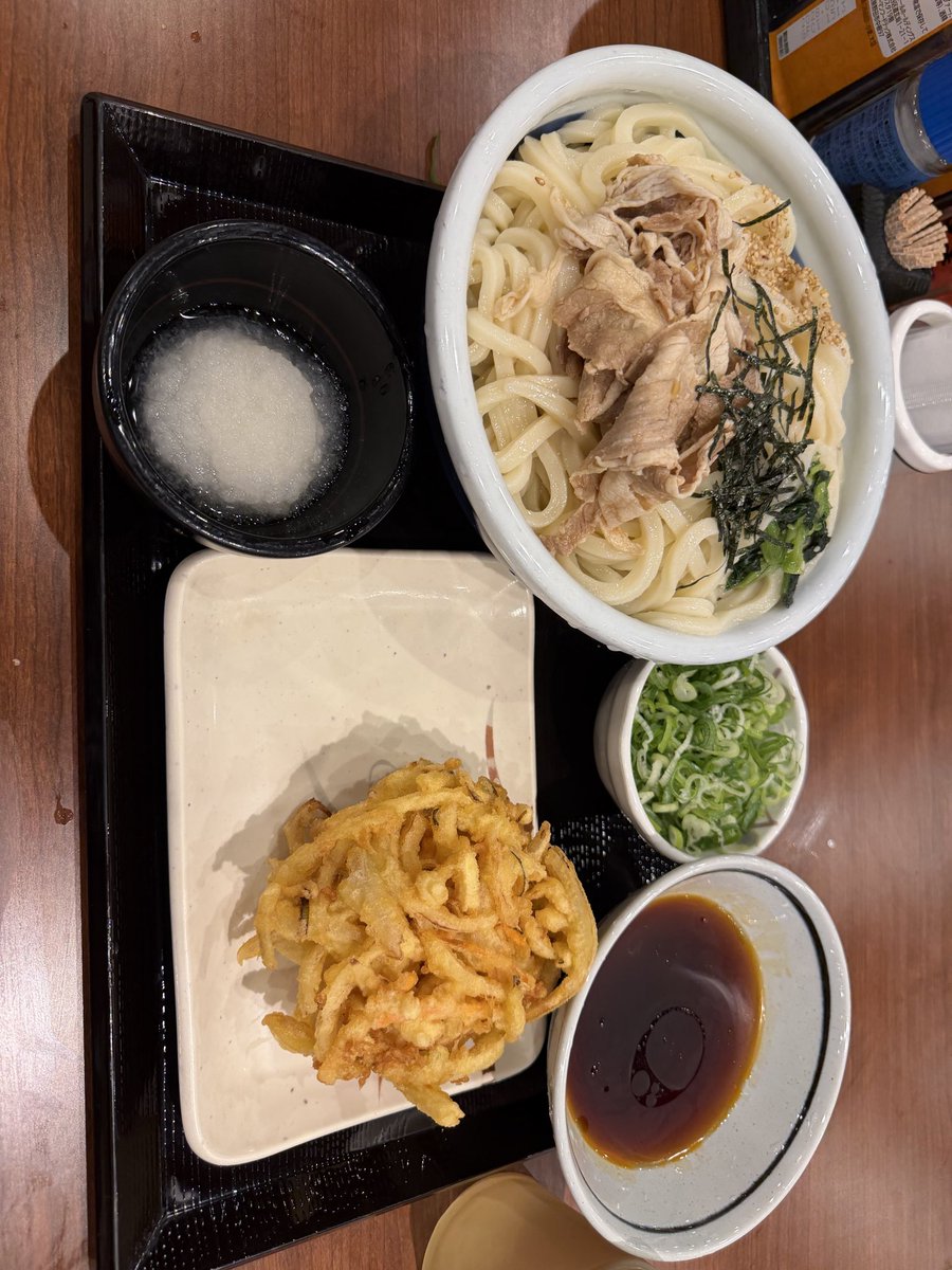 iroirocollect's tweet photo. #らせんこれみてみて
うどんは丸亀で旨辛豚つけ汁うどん3玉 https://t.co/2D47Qd9QtO