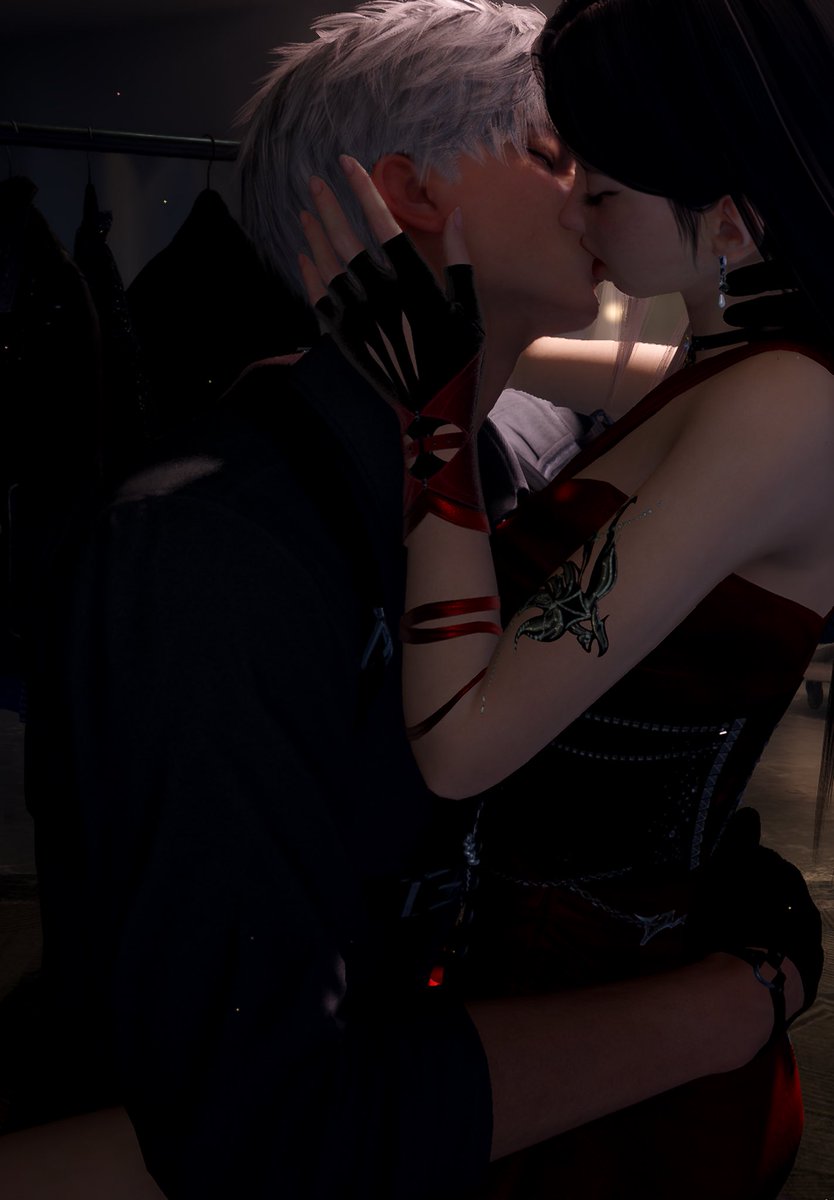 sharedbleeds's tweet photo. devour him https://t.co/cW2UGeAtD5