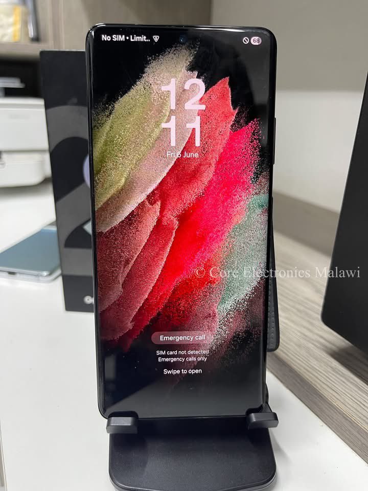 CoreMalawi's tweet photo. Buy Samsung Galaxy S21 Ultra 5G( Black &amp; Silver colors)  | 12GB RAM | 128GB Internal Storage | 108MP/40 MP | 5000mAh Battery | 16.8” AMOLED Display | Going at K1,400,000.00 | Contact: ￼￼0995 47 01 74
#coreelectronicsmalawi #samsung #GalaxyS21Ultra https://t.co/fzoCf9nht9