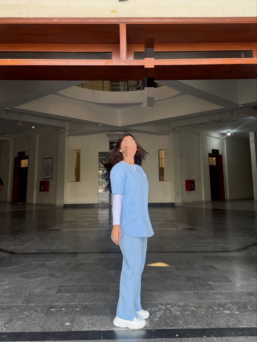 MQ2825's tweet photo. Wore “ICE BLUE” scrubs for the first time ever and received so my compliments from sooo manyyy baddiesss!! Day made ho gaya😙 https://t.co/mdxwMJfV6W