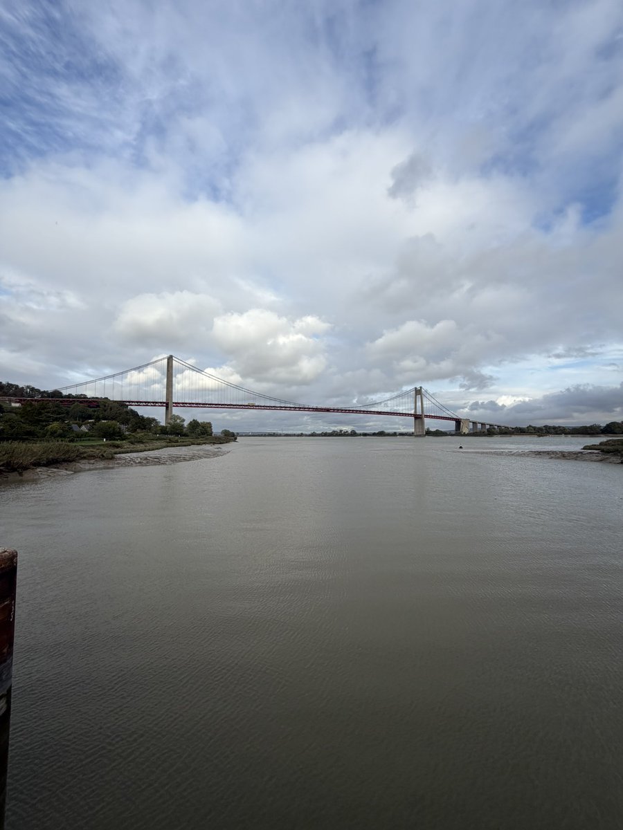nicomygod's tweet photo. Je suis allé voir le pont de Tancarville eh bah il ressemble archi pas à un étendoir https://t.co/4kqCUsbXPl