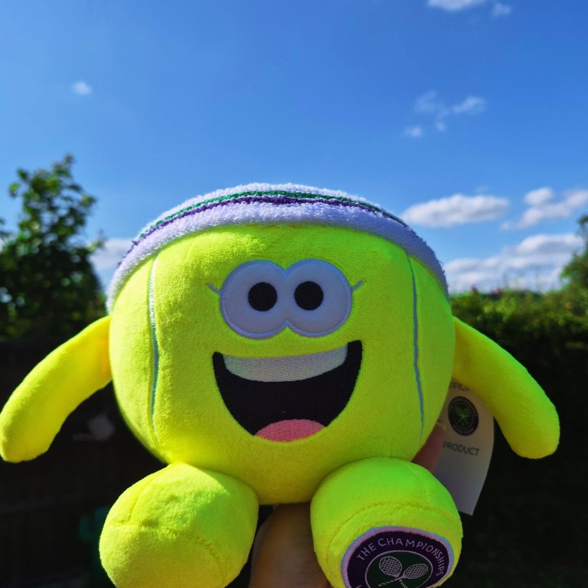 sdgoncalves2's tweet photo. Who’s Wimbledon ready? A special package arrived today from @wimbledon: Pip the strawberry and Bounce the tennis ball. I absolutely adore them. https://t.co/56quqooI9q