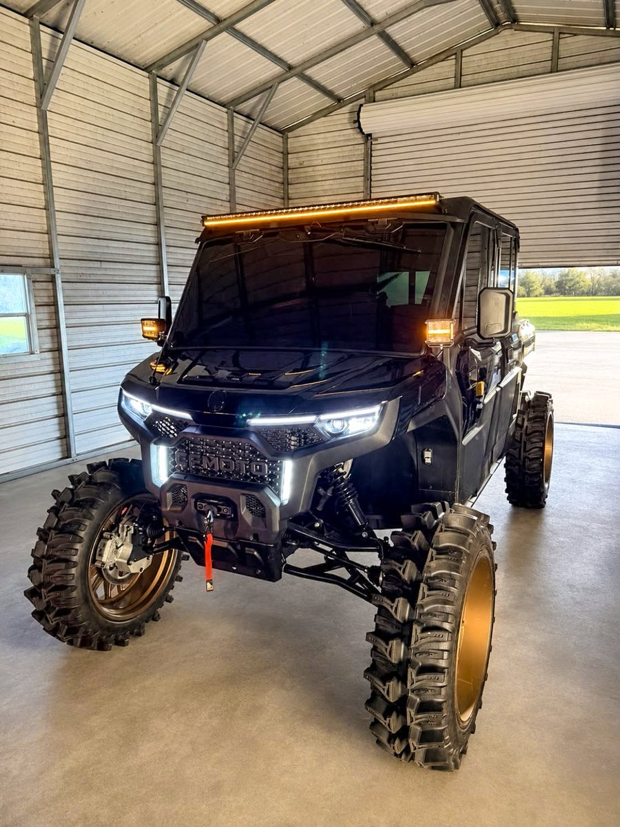 superatvtweet's tweet photo. Tp Rez has one sick @CFMOTO_USA on a 6-inch #GDP portal gear lift from #SuperATV! This thing is clean! 💪⚙️#GDPportals https://t.co/s2vEUQriUH
