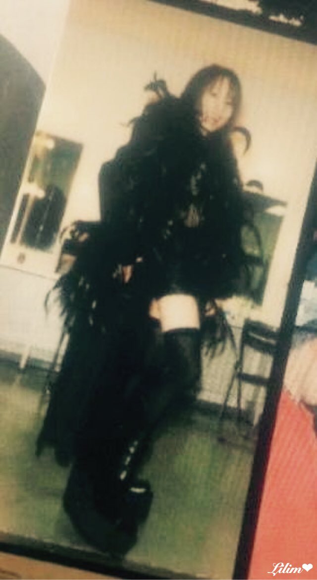 aquatic_mermaid's tweet photo. 初めてライブに行ったのが
一番最初のValentineのDA's Partyで

Iceman＋T.M.Revolutionで歌った
“Something feel like Heaven”で
ロゴ入りのピンクのハート型の風船を
スタンド席だったのにGetできたの
今思えばラッキーだったな

写真は大ちゃんに
「カラスちゃん🐦‍⬛」と呼ばれた
西川くんの衣装 https://t.co/6wZOAzSqRZ