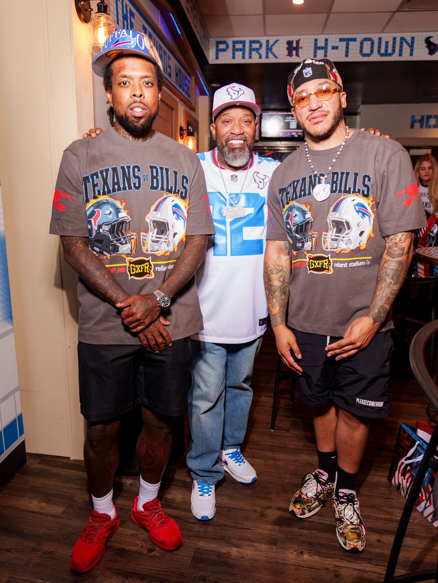 WESTSIDEGUNN's tweet photo. GXFR x @NFL 🦂🔥🦂🔥🦂 #GXFR #CULTURE #SUPERFLYGOD https://t.co/dGmWH1scPV