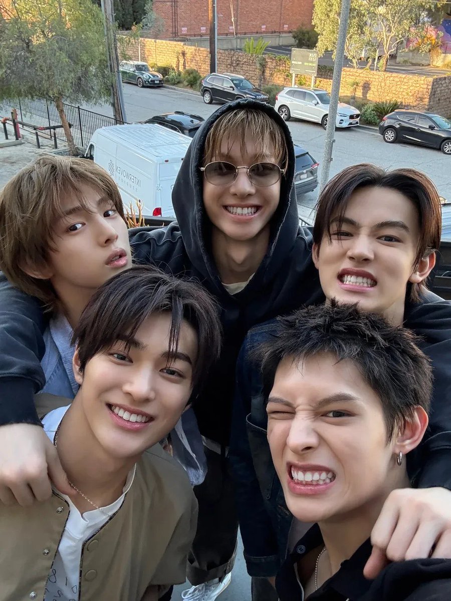 cvoervc's tweet photo. aAAaaa love them sm! 🥹 https://t.co/jgcgQOaV0y