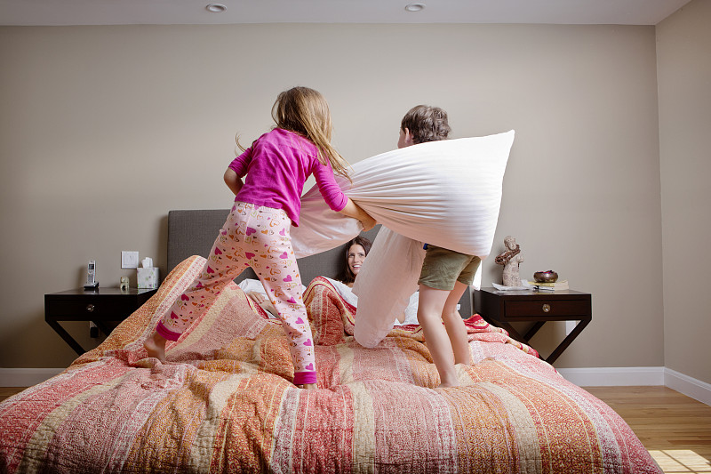 evern760087's tweet photo. Building pillow forts u0026 laughing till our sides hurt—best afternoon ever with my little sidekick  #FamilyFunTime https://t.co/OHknUa7WdJ