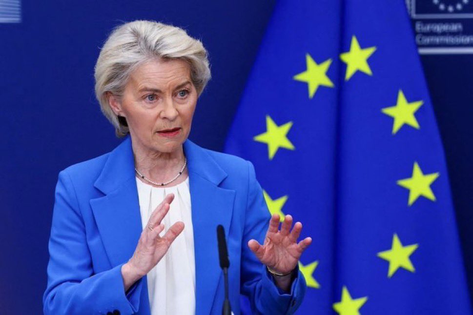 ERXMchat's tweet photo. What do you think about Ursula von der Leyen's ??

🇪🇺🇪🇺

A) Strong Leader 💪 

B) An Idiot 🤬 https://t.co/4O4km72rEL
