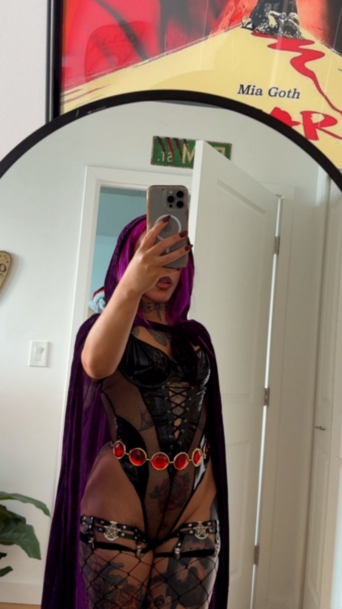 Tattedlix's tweet photo. Cosplay for today 🫶🏽😈 https://t.co/bXTp1tpuSh