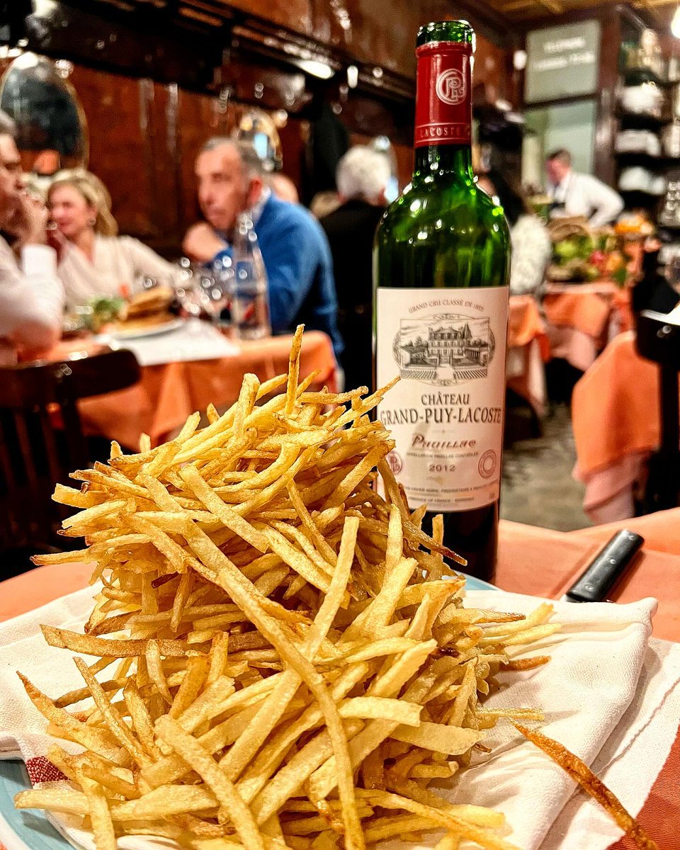 Parisianaes1's tweet photo. L’Ami Louis fries and a Pauillac

Some pairings don’t need an explanation 😌 https://t.co/uiqzkcs1dy
