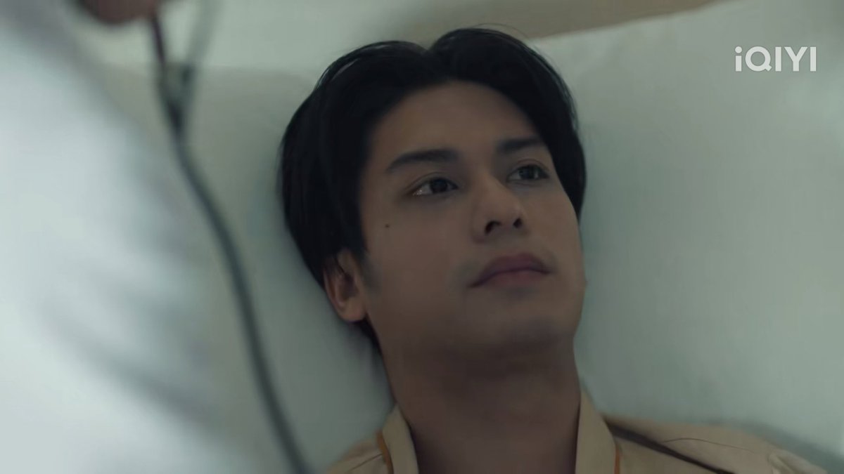suckanother's tweet photo. หมอตรวจหน่อย… เอ๊ะ? คนไข้เธอหน้าคุ้นจัง 🤯#บุพเพสันนิวาสFinalEP https://t.co/fLvi9Y5X48