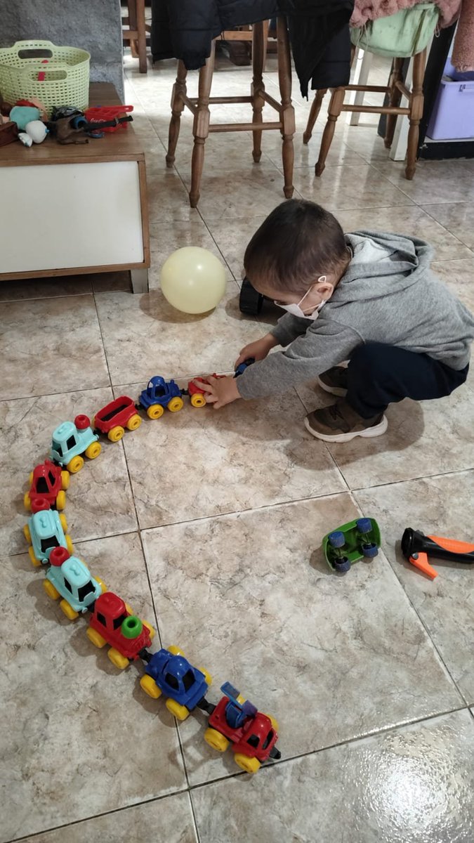 MariiiBidondo's tweet photo. ¿Que si estoy llorando?
GRACIAS VIDA.
Primer taller de Hila, el siente que volvió al jardín creo.
Con 4 niñas cocinando y pintando. 
Taller de arte y cocina.
Me voy a deshidratar pero de emoción 🫂🥹🫂🥹 https://t.co/AdjUcigkli