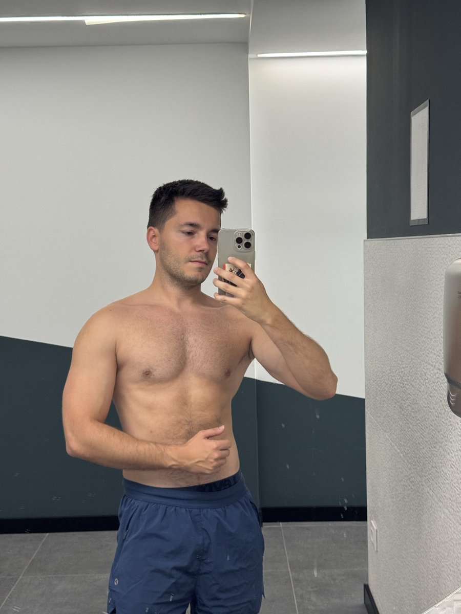 pablw98's tweet photo. Gym day https://t.co/NKFBtEsH71