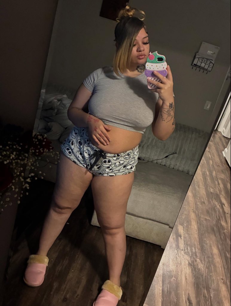 realguttttaaa's tweet photo. Caught your attention yet💦😋 https://t.co/LNbpR3zyL1