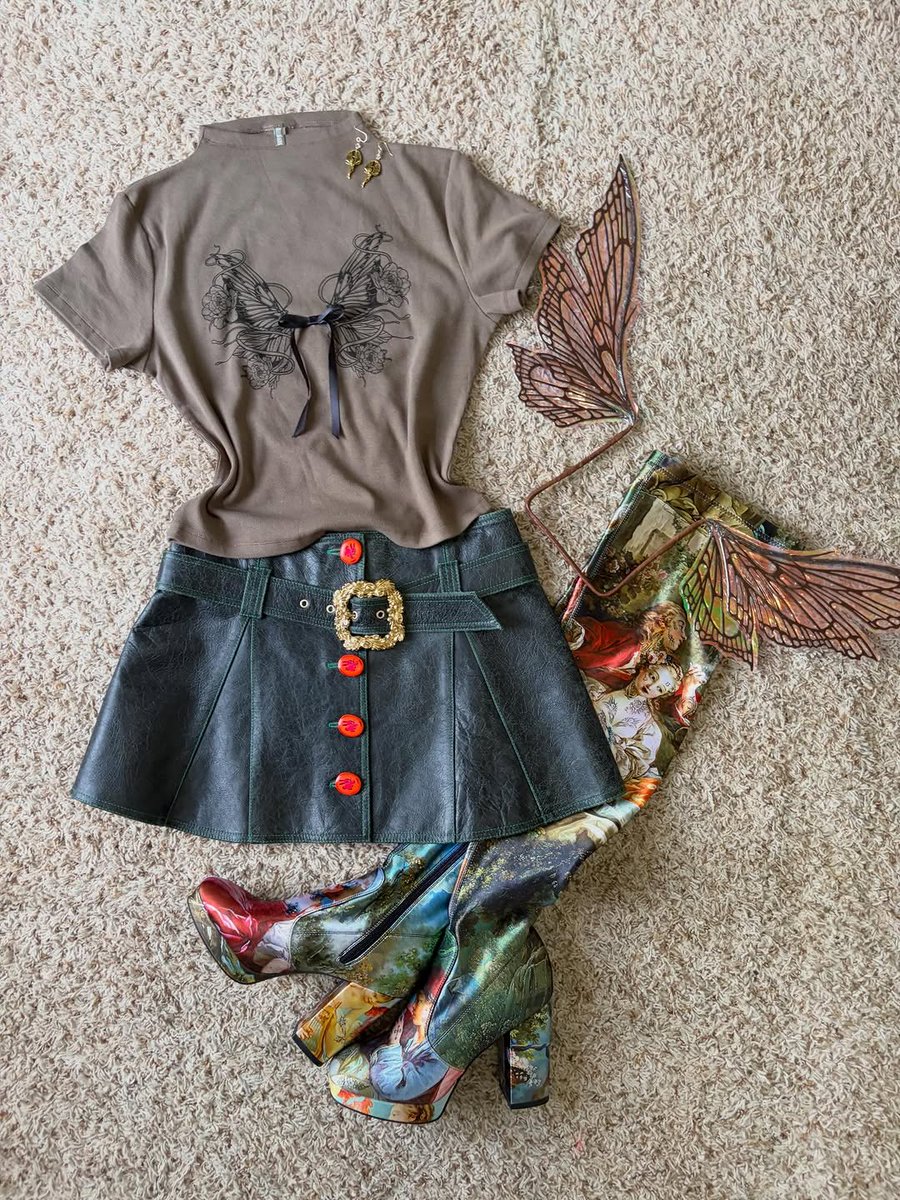michellrive87jb's tweet photo. Styling my different colors of new tops. These are just a few of the outfits I currently love with my new tops. Today I wore blue, but tomorrow I’m feeling pink. I heard we wear that on Wednesdays. 💖 each color still up ✨🫶 get a cute piece of fairy w... https://t.co/8x1KjRwe2f