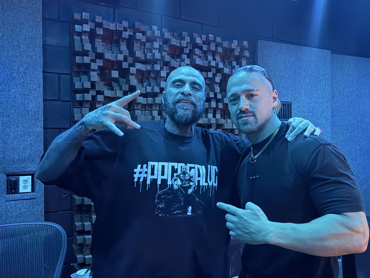 AngelGarzaWwe's tweet photo. Aquí inició todo. 🔥🔥🔥

¿Dónde están, perros? 🐺

@babo_cartel siempre ha tenido la camiseta bien puesta. Los perros están de vuelta y esto apenas comienza. @luchalibreaaa https://t.co/fuJssJAkVD
