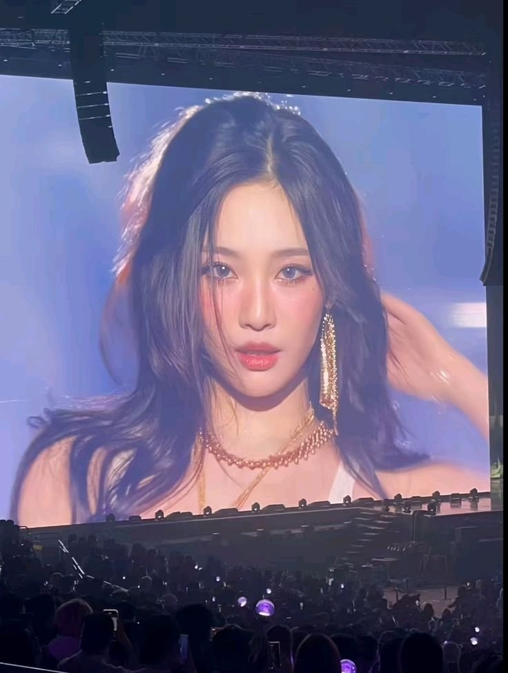 KYEHOONgoeson's tweet photo. @MINGIslast @NINGNINGslast @KARINAslast @WONYOUNGslast Yes, it's true. NINGNINGslast is capable of doing anything from being a top idol who travels from country to country, to an ustadzah from masjid to masjid. She is an all-rounder who can do anything, with the sole exception of “bikin dia suka sama aku,” as she herself has stated. https://t.co/zz78t3zCfc