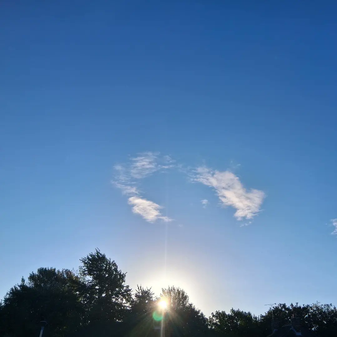 ArchieMaeroi's tweet photo. 07:41, Friday, September 11. Blue. https://t.co/oKCllo6gJ1