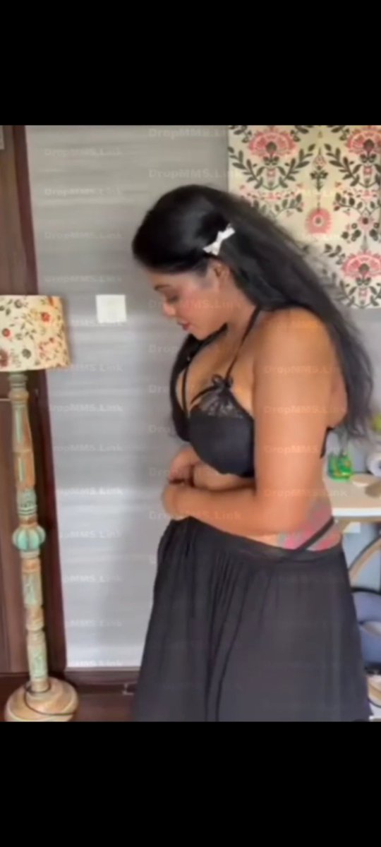 Desi_vdo's tweet photo. Reshma pasupuleti subscription 
Video link 👇🏻
https://t.co/bVxByyrq3d
(Use VPN) https://t.co/USeM6mbNsN