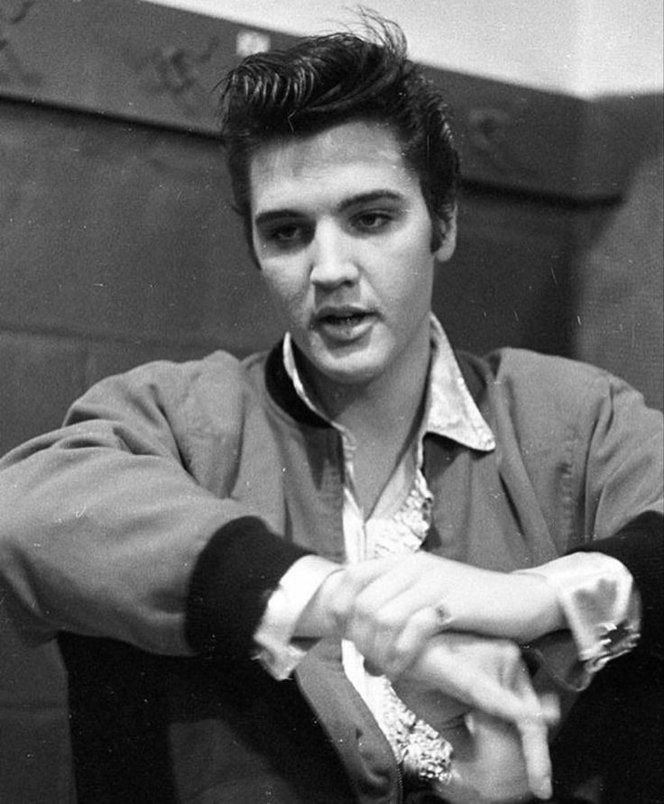 elvisprslxy's tweet photo. missing him https://t.co/llzkm5mv4o