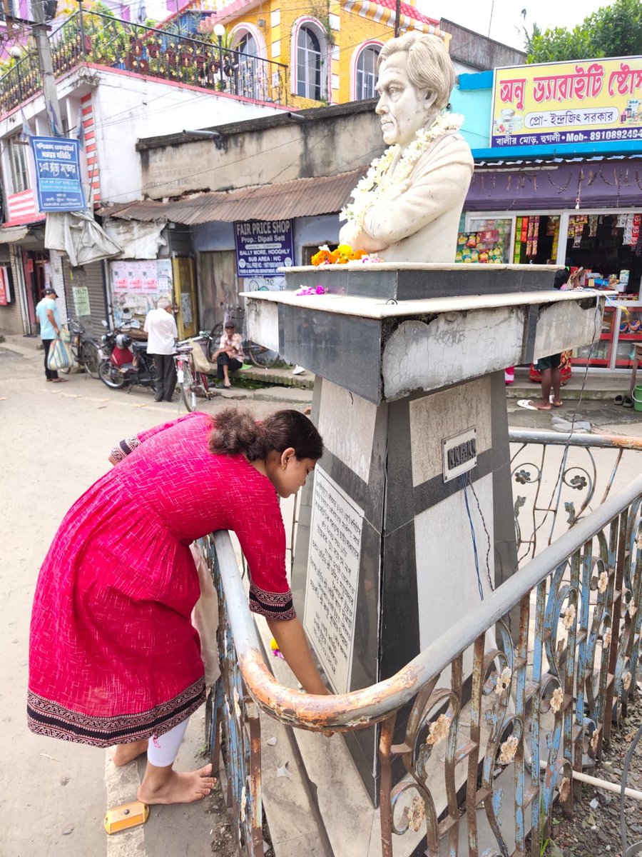 GargaC's tweet photo. বাংলা পক্ষর হুগলী জেলা সংগঠনের চুঁচুড়া বিধানসভার সহযোদ্ধারা শরৎচন্দ্র চট্টোপাধ্যায়ের জন্মদিন পালন করলেন। 
জয় বাংলা https://t.co/kXaLnbjWxF