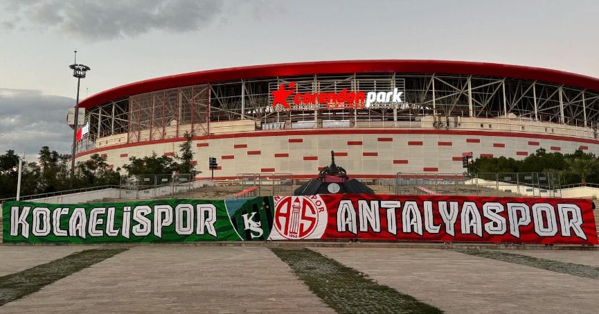 usamebaba41's tweet photo. Kocaelispor

Eskişehirspor ile dost,
Adanademirspor  ile dost,
Antalyaspor ile kardeştir.

sosyal medyada her 2 tarafında saygıyı aşan söylemlerine itibar etmeyiniz. https://t.co/zdBzmqrH9P