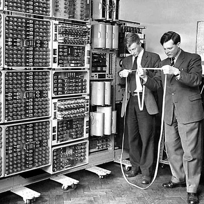 rsen2ei2's tweet photo. "Enigma" is peak straight-washed garbage. Alan Turing broke Nazi codes, but they erased him from his own history just for being gay. Talk about humanity's gratitude: robbing a dead queer genius to please straight folks. Special contempt to Tom Stoppard for this sellout. https://t.co/vLVDdRLcMK