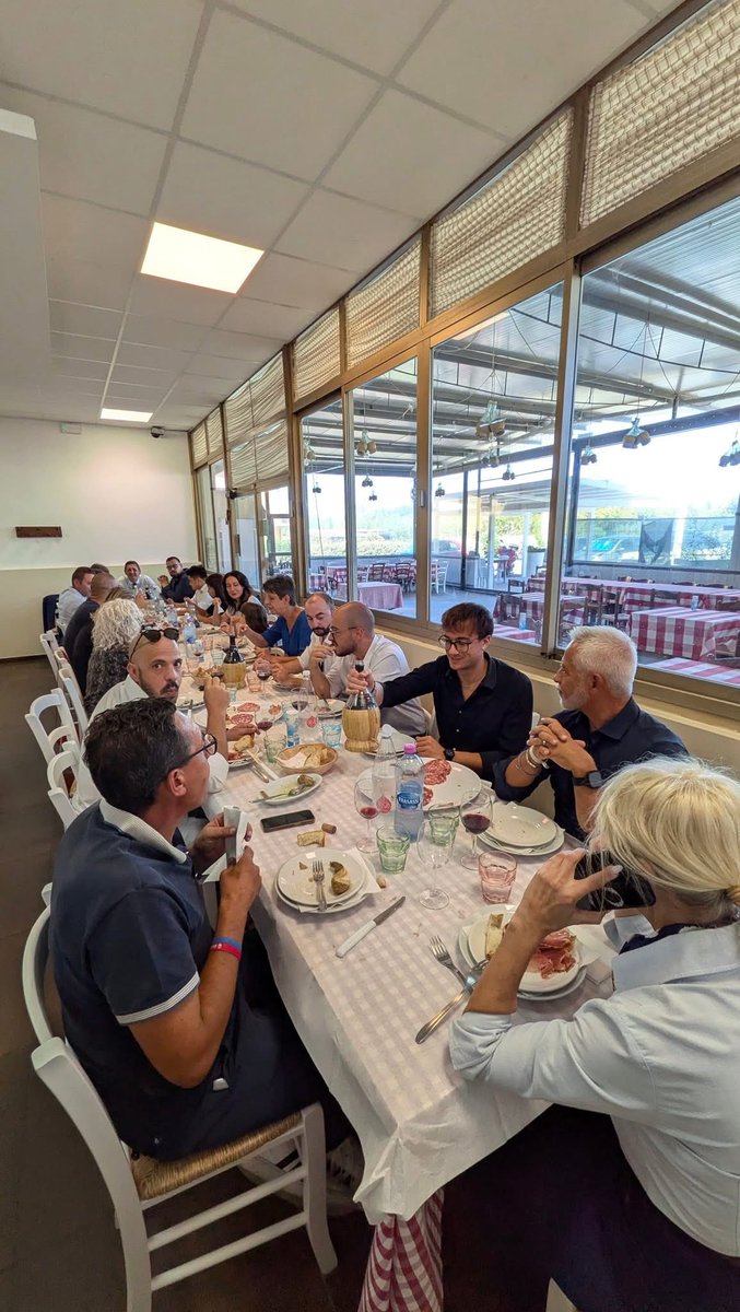 wangremax's tweet photo. 📍 Oggi tappa Empoli
Nuova riunione mensile REMAX Ideale: numeri, aggiornamenti, confronto e soprattutto tanta energia per affrontare al meglio questa ripartenza di settembre
Ogni sede ha la sua identità, ma la direzione è una sola: crescere insieme, condividere
#remaxideale https://t.co/WOUietwRQh