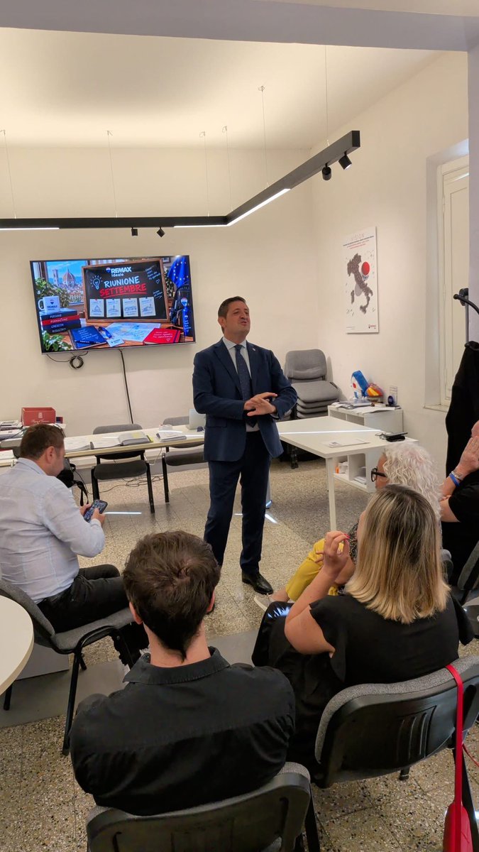 wangremax's tweet photo. 📍 Oggi tappa Empoli
Nuova riunione mensile REMAX Ideale: numeri, aggiornamenti, confronto e soprattutto tanta energia per affrontare al meglio questa ripartenza di settembre
Ogni sede ha la sua identità, ma la direzione è una sola: crescere insieme, condividere
#remaxideale https://t.co/WOUietwRQh