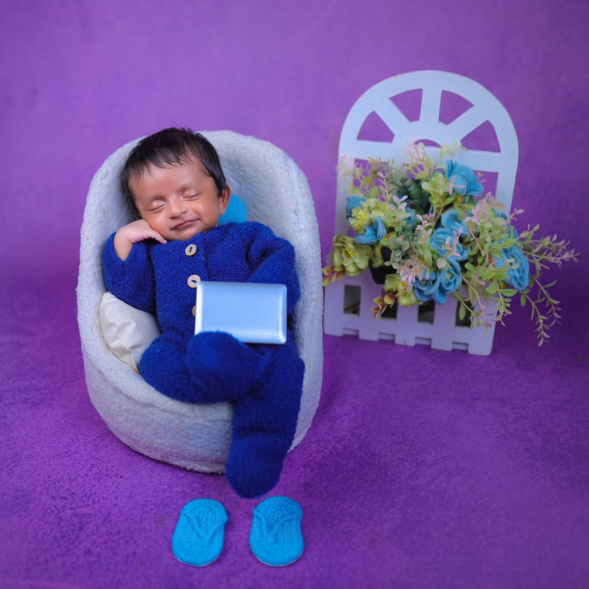 LnDBlack's tweet photo. Capture your newborn’s first precious moments with a beautiful photoshoot at Twinkle Baby Studio. https://t.co/eQDGL0rJDu