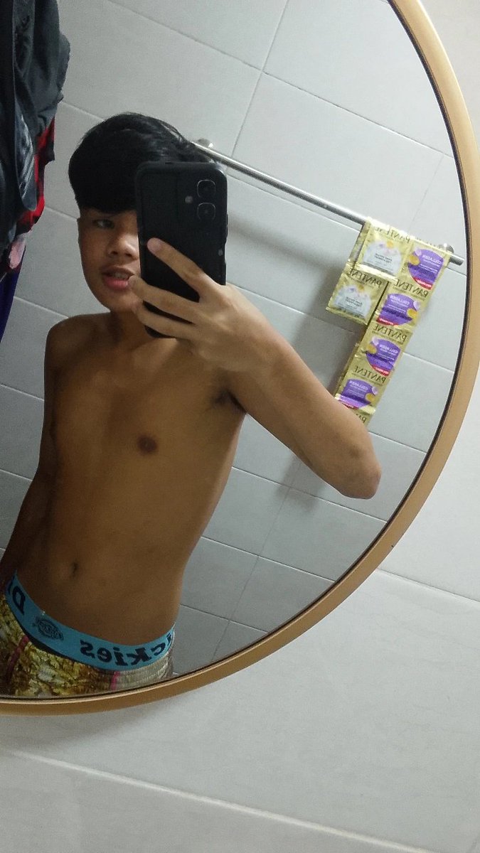 nalydrg's tweet photo. mirror📷 https://t.co/r5tt3UQDzU