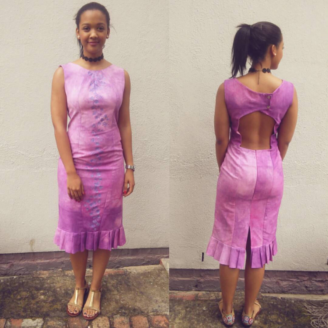 _diegomancha's tweet photo. I’m so proud of myself. I made this dress from dyeing the fabric to the final stitches. Inspired https://t.co/uvheW8jw8A