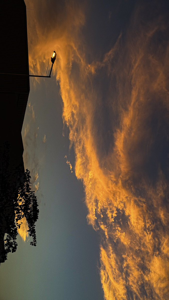 ix_98r's tweet photo. My favorite view🧡🧡🧡! https://t.co/iyWw3Sm83E