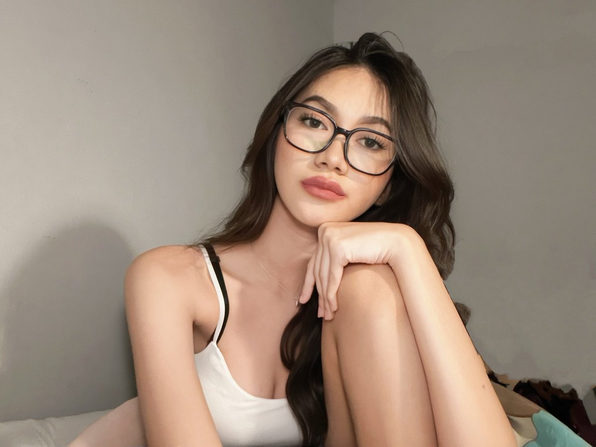 layrxqt's tweet photo. untung gua cakep https://t.co/0grh0PVO7a