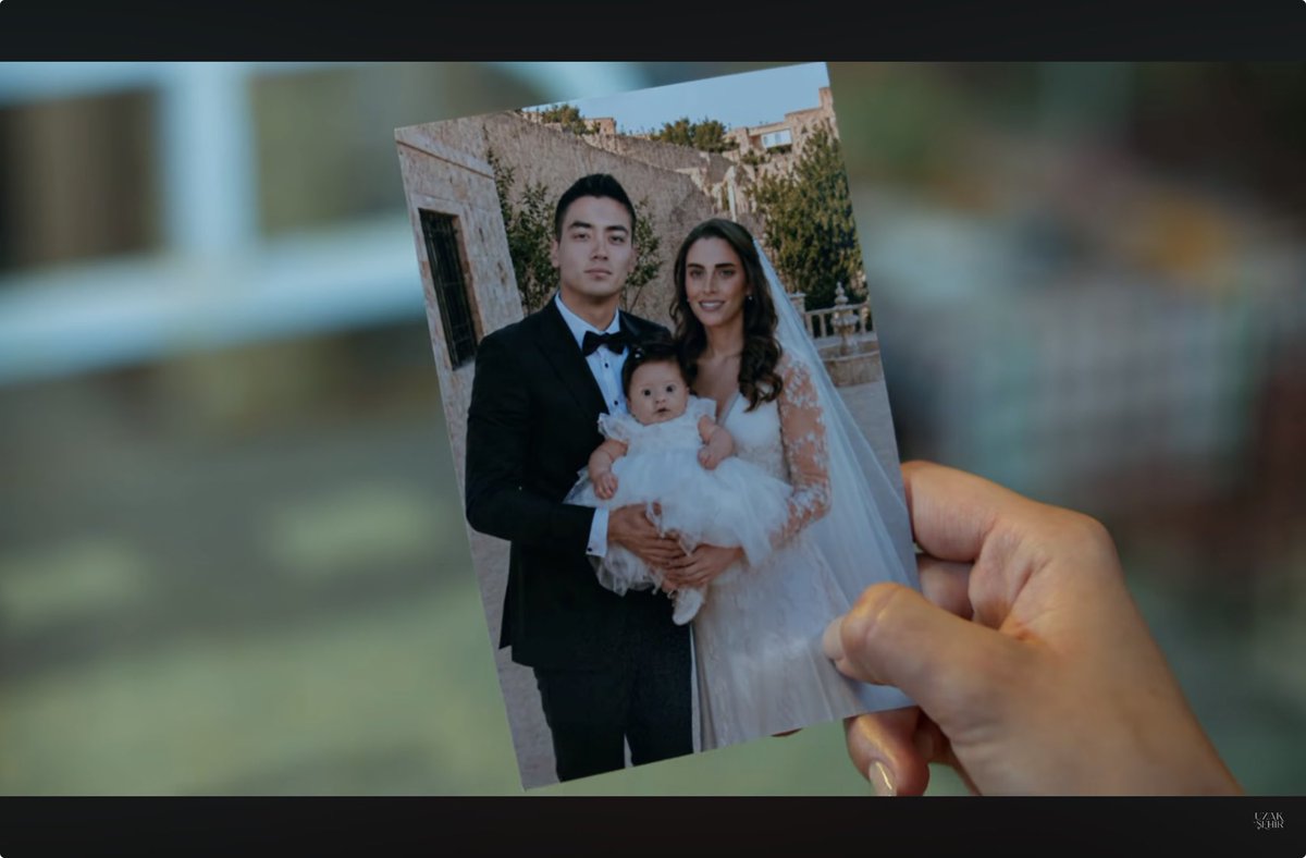 itstinaar's tweet photo. Why is no one talking about this? They really used AI for this? They could of easily dressed up. #UzakŞehir https://t.co/dqA2K2o8W4