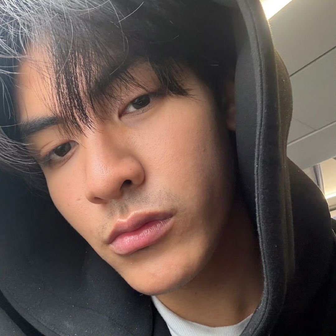 joongsol's tweet photo. These photos of Joong; his cinnamon skin, his hair, his face my favs!!! https://t.co/Obs5zmxiE3