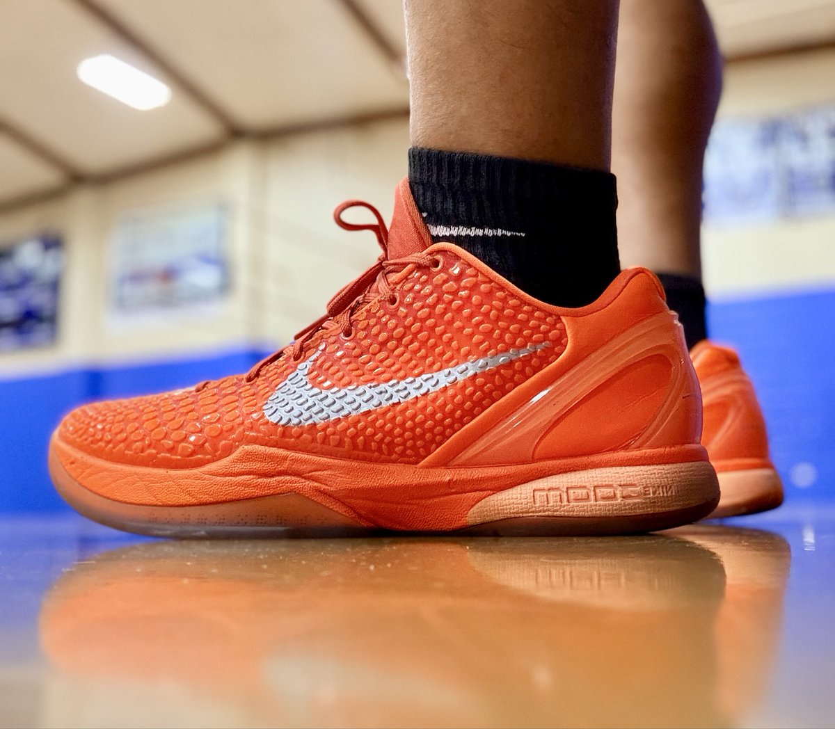 kb8thekid's tweet photo. 🍊 #wdywt #kotd #zk6 #kobe6 #swoosh #nike #nikebasketball #orange #ohs #scales @Nike @nikebasketball #fadidas @dotSWOOSH https://t.co/o9KKvd2Ns9
