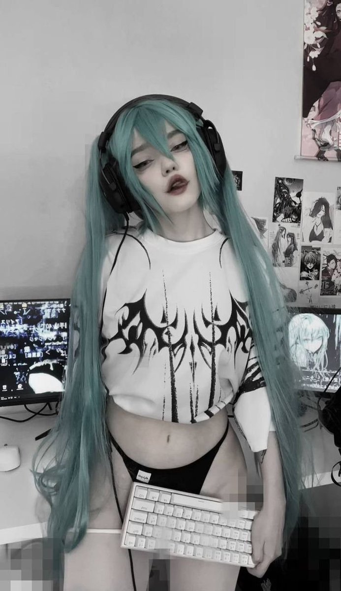 sofytorrez12's tweet photo. Cosplay miku #gótica #sex https://t.co/eg5pah6kBu