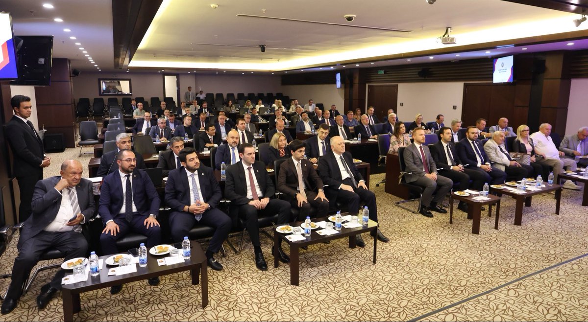 nejatkocer's tweet photo. Gaziantep Sanayi Odası 
Eylül ayı meclis toplantısına katıldım.  Gündemdeki ekonomik gelişmelerin ve Gaziantep’in üretim istihdam ve ihracat rakamlarının değerlendirildiği toplantıda; sanayimiz için yapılan başarılı hizmetler ve değerli çalışmalarından dolayı meclis başkanı Adil Konukoğlu ve yönetim kurulu başkanı Adnan Ünverdi’nin şahsında yönetim kurulu ve meclis üyelerine teşekkürlerimi sundum. Emeklerine sağlık
@askonuk @adnan_unverdi