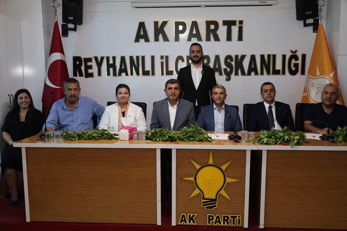 avfatmagulcalim's tweet photo. 📍 Reyhanlı

Milletvekilimiz Sn. Adem YEŞİLDAL, İl Başkanımız Sn. Mustafa ERDOĞAN, Önceki Dönem Milletvekilimiz Sn. Hüseyin ŞANVERDİ, Reyhanlı Belediye Başkanımız Sn. Ahmet Salman YUMUŞAK, İlçe Başkanımız Sn. Kemal DEMİRİ, İlçe Kadın Kolları Başkanımız Hatice Kübra KARADENİZ ve teşkilatımızın kıymetli mensuplarının katılımıyla Reyhanlı İlçe Danışma Meclisi Toplantımızı gerçekleştirdik.

Aynı inanç, aynı heyecan, aynı hedef…
Reyhanlı’dan Hatay’a uzanan güçlü teşkilatımızla durmadan, yorulmadan çalışmaya devam ediyoruz.